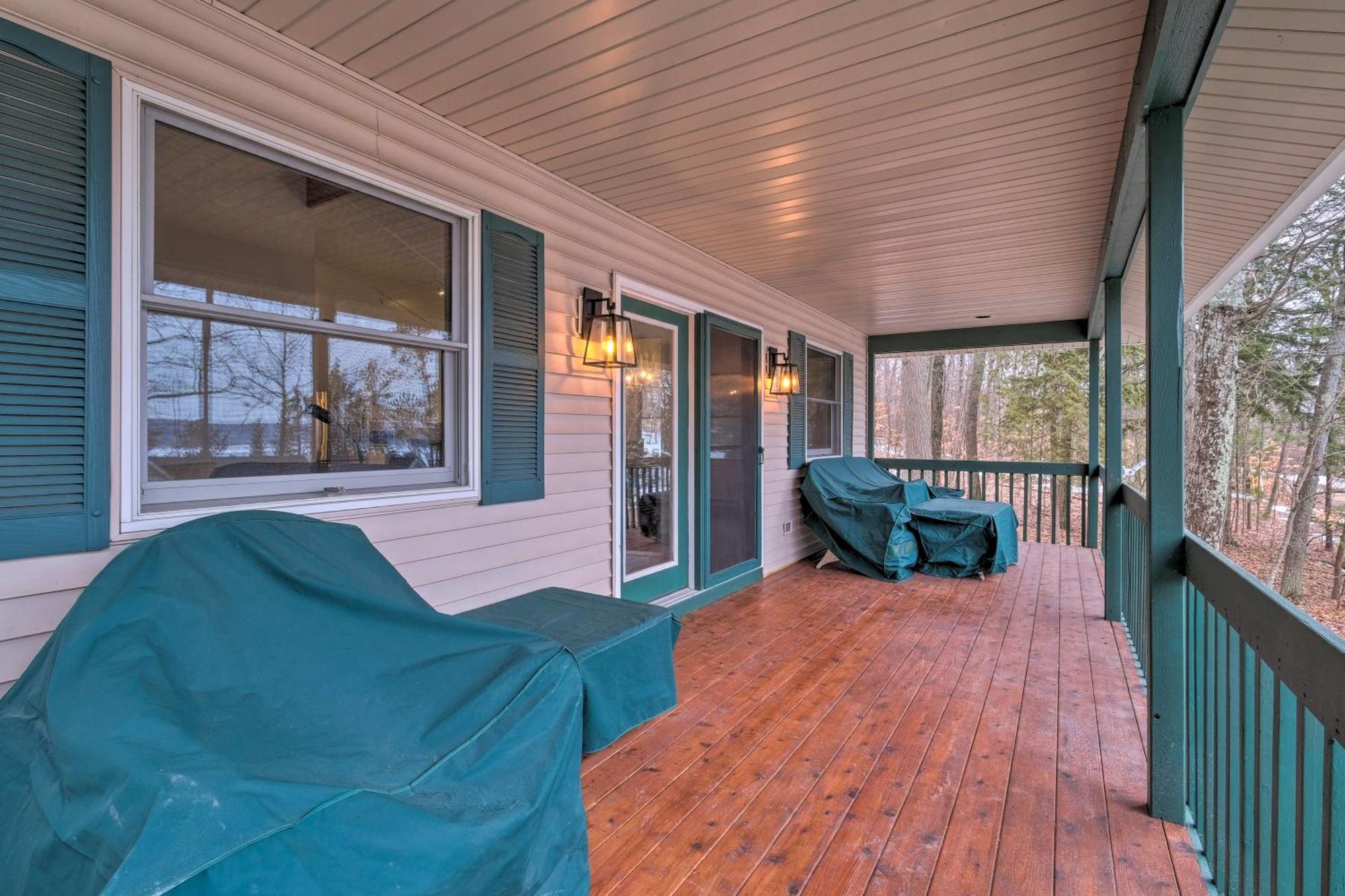 Walloon Lake Vacation Rental Walk To Water! Boyne City Esterno foto