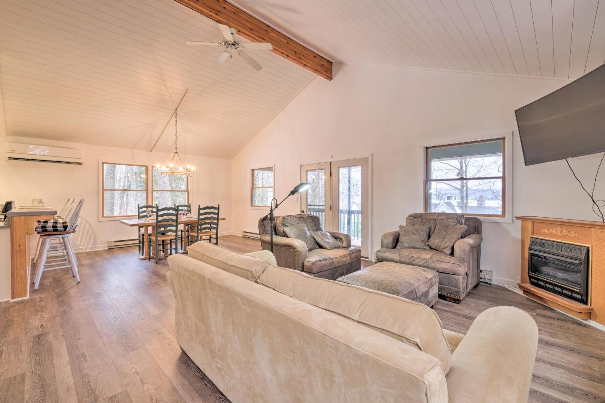 Walloon Lake Vacation Rental Walk To Water! Boyne City Esterno foto